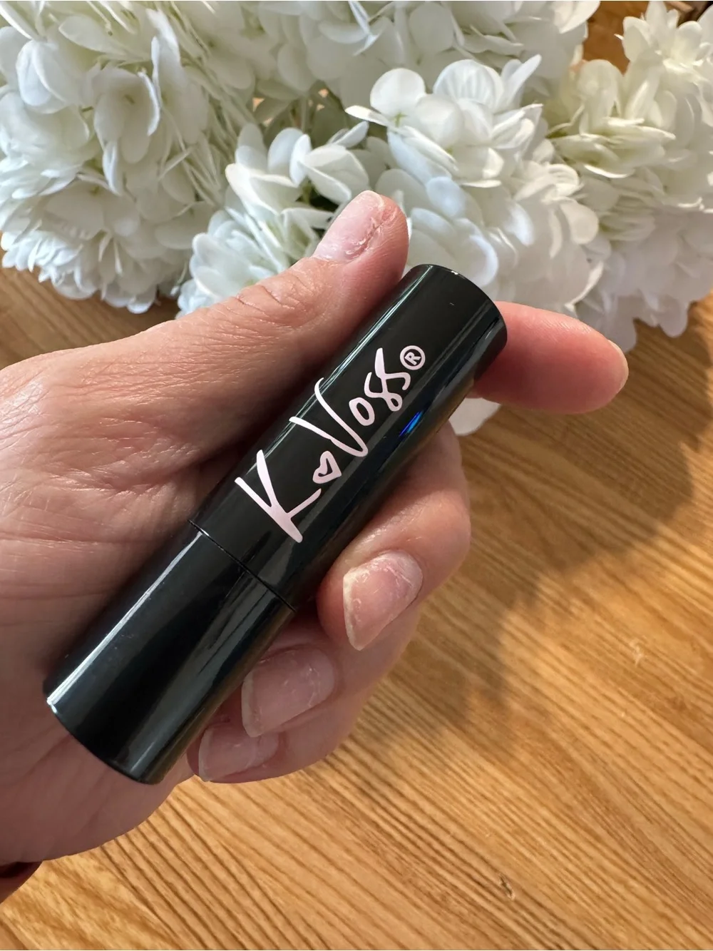 KVossNYC gives lips
